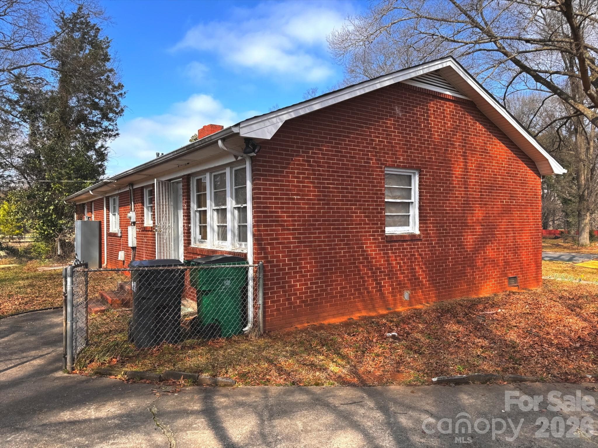 Single Family Residence at 711 Yuma Street, Charlotte, photo 2 of 11