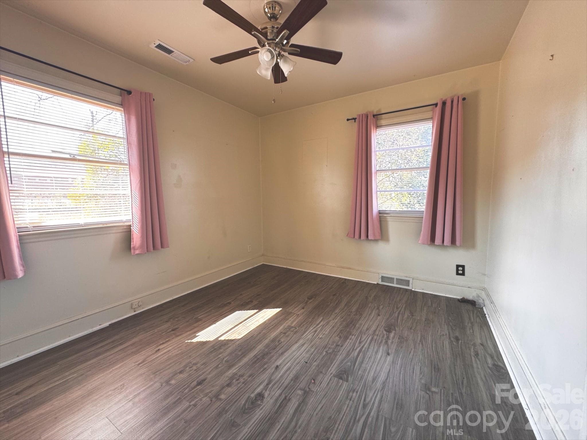 Single Family Residence at 711 Yuma Street, Charlotte, photo 7 of 11