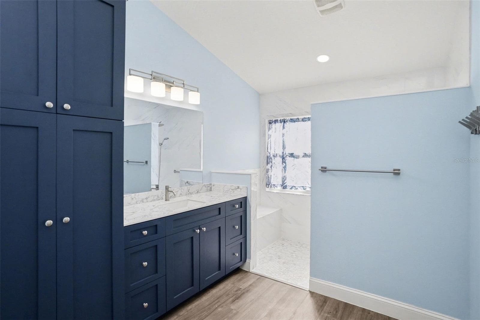 Single Family Residence at 9524 ROLLING CIR, SAN ANTONIO, photo 13 of 33