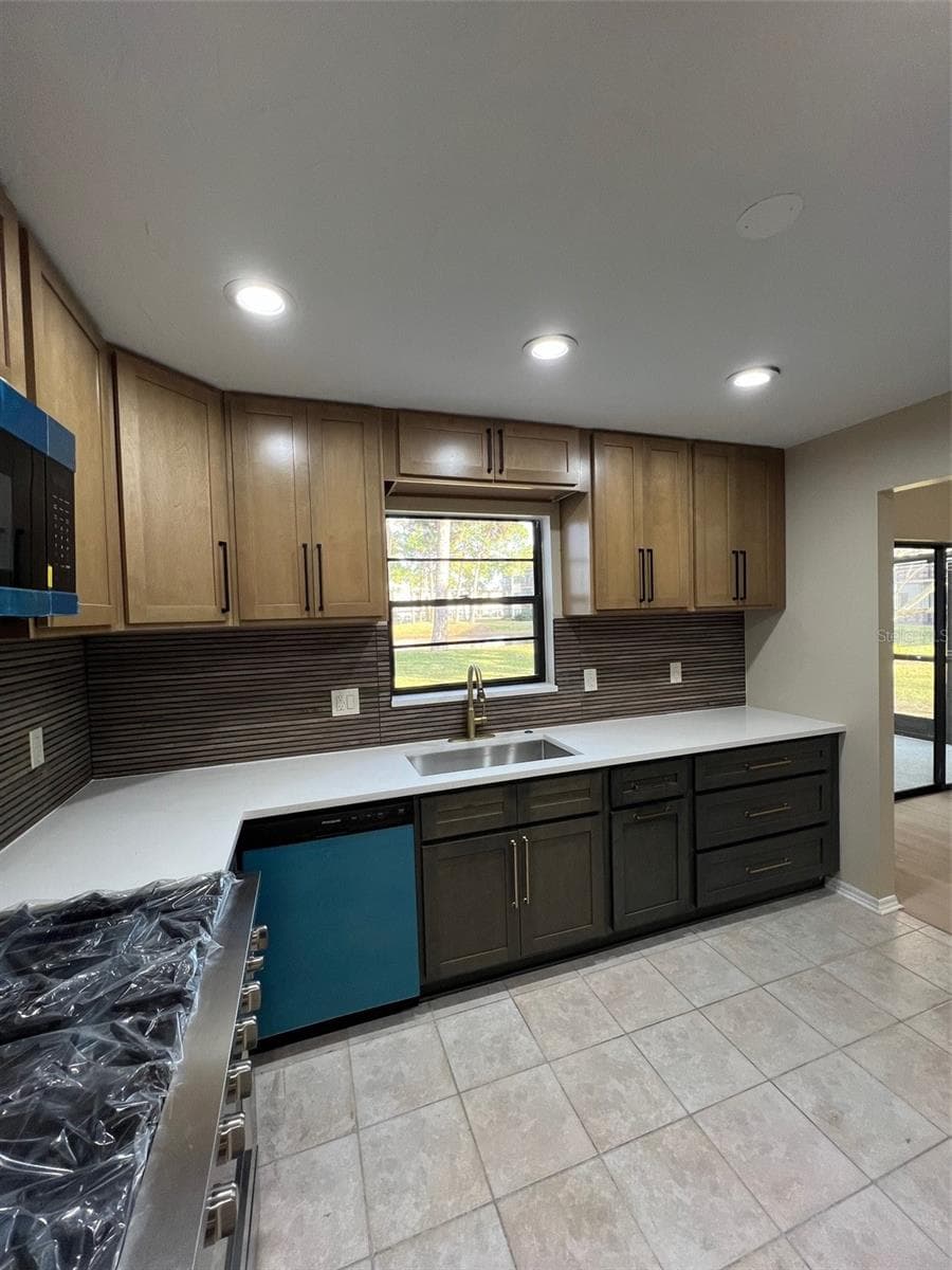 Condominium at 5970 80TH ST N #101, ST PETERSBURG, photo 13 of 34