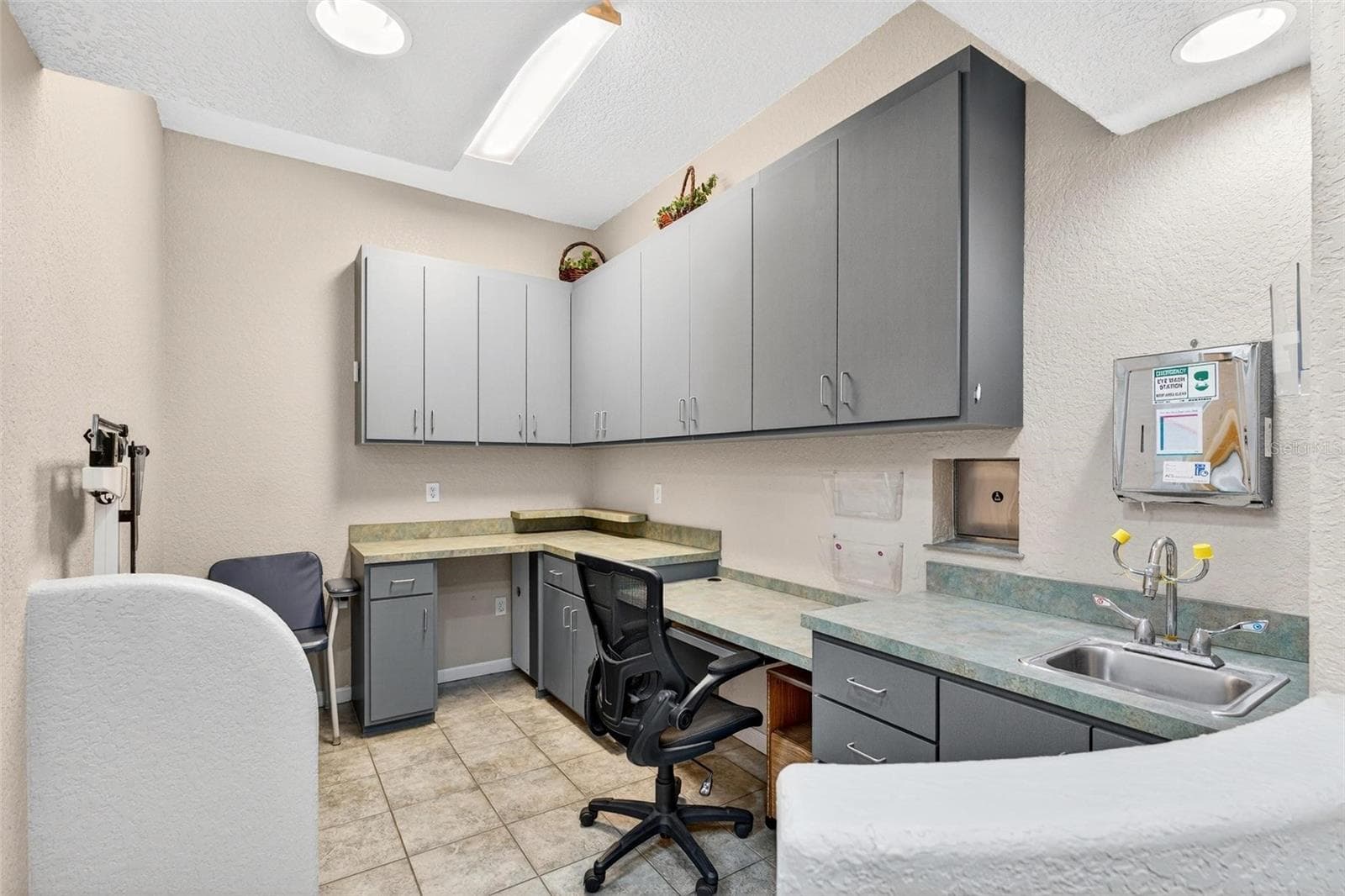Nursing station - 1318 S EUSTIS ST, EUSTIS
