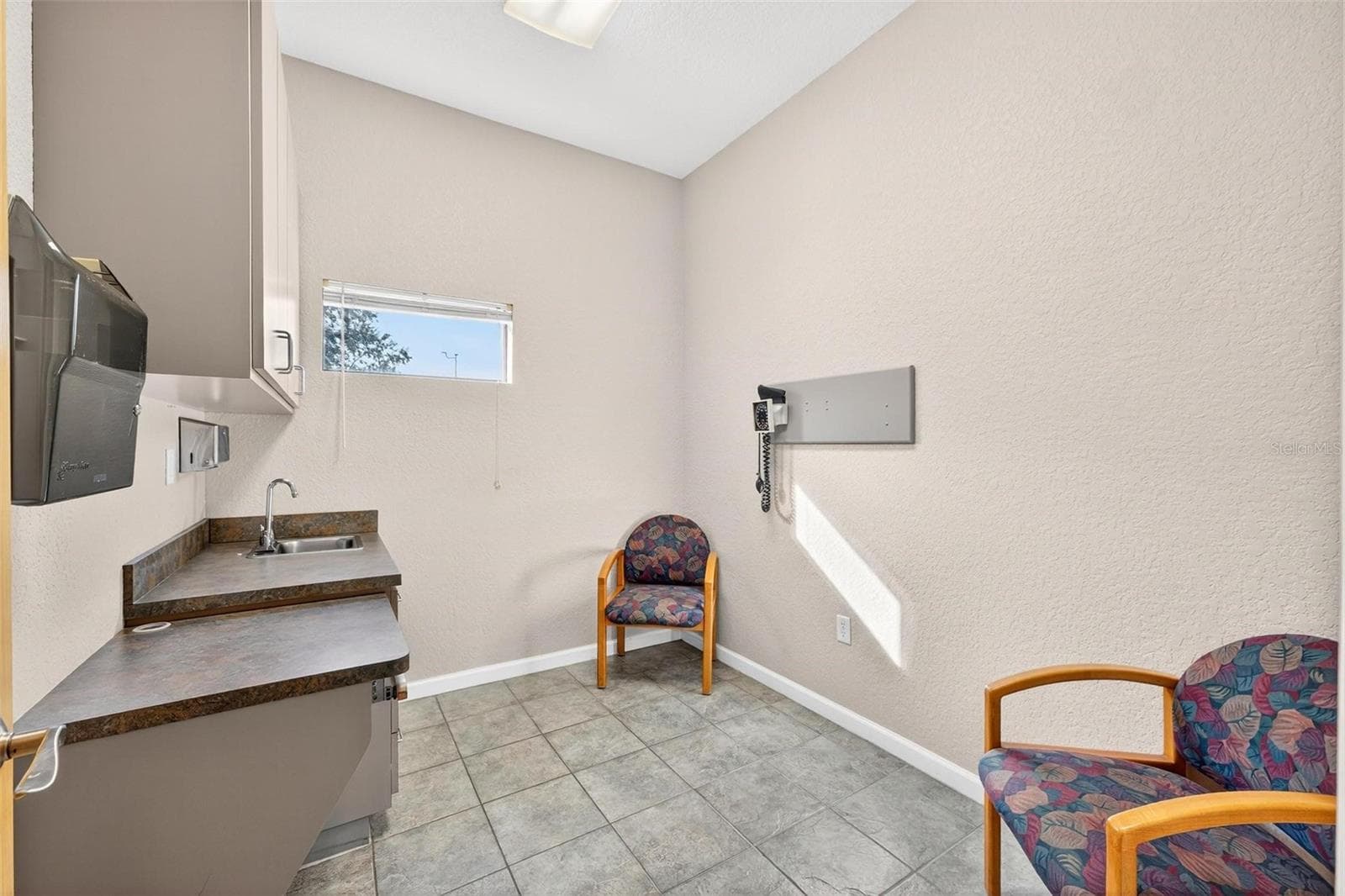 Exam room - 1318 S EUSTIS ST, EUSTIS