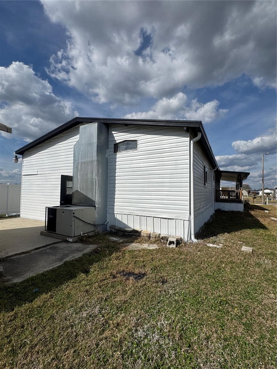 Manufactured Home at 5035 SOUTHSHORE DR, POLK CITY, photo 32 of 34