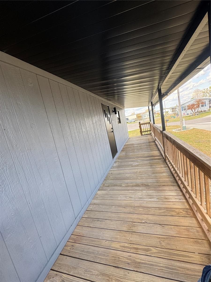 Manufactured Home at 5035 SOUTHSHORE DR, POLK CITY, photo 5 of 34