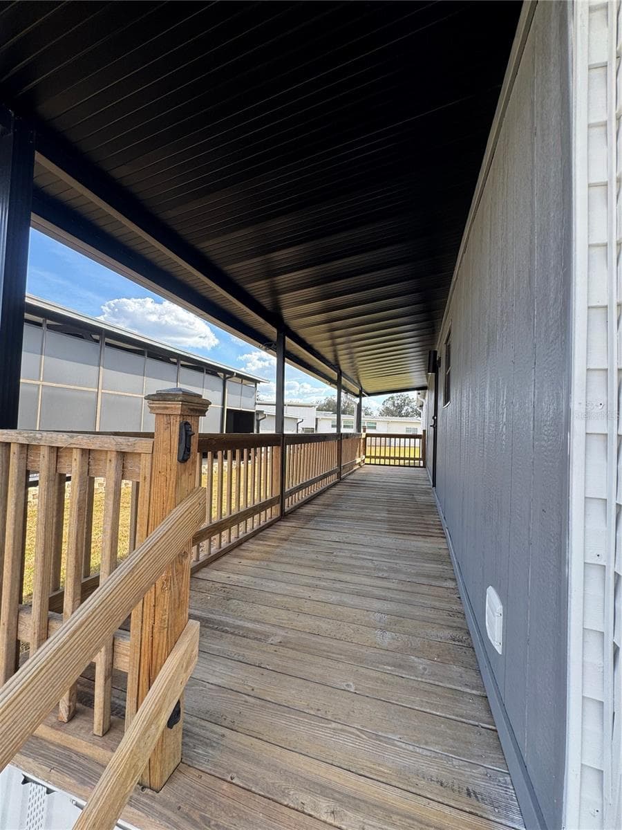 Manufactured Home at 5035 SOUTHSHORE DR, POLK CITY, photo 6 of 34