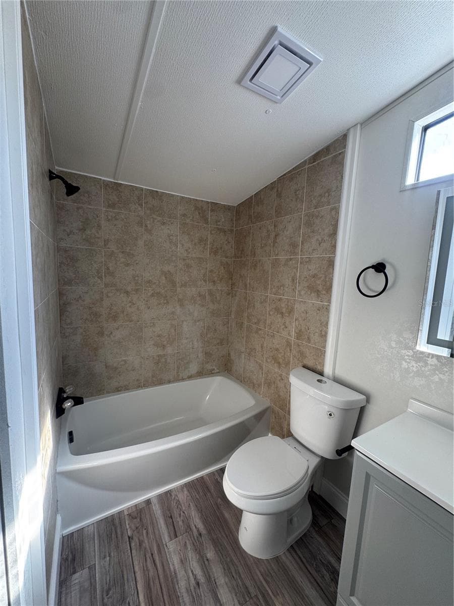 Manufactured Home at 5035 SOUTHSHORE DR, POLK CITY, photo 18 of 34