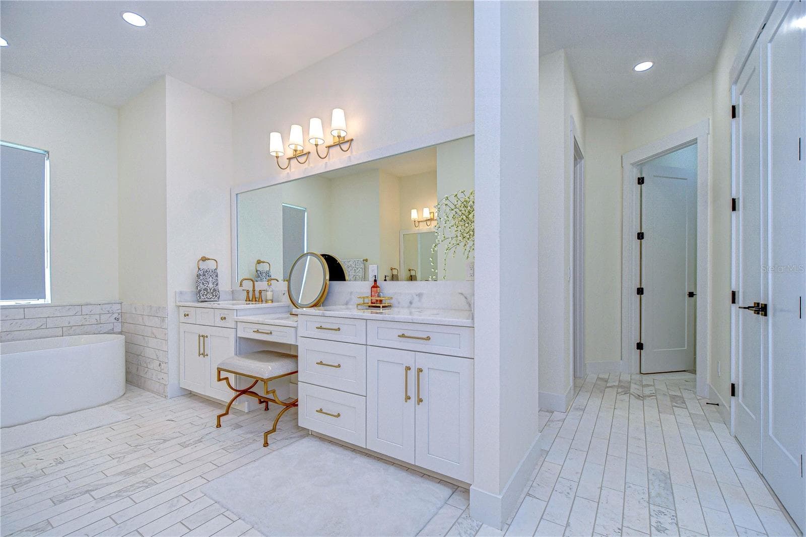 Ensuite bath with marble floors - 111 ALAFIA ESTATES LN, LITHIA
