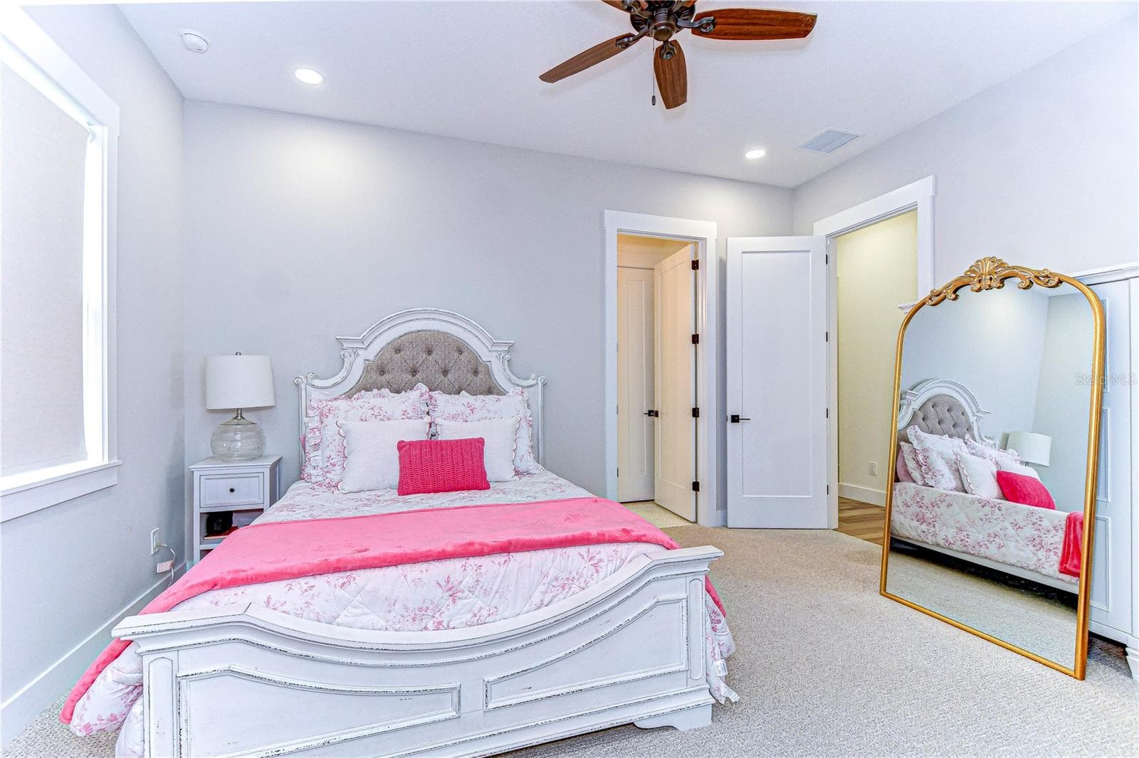Bedroom with walk-in closet - 111 ALAFIA ESTATES LN, LITHIA