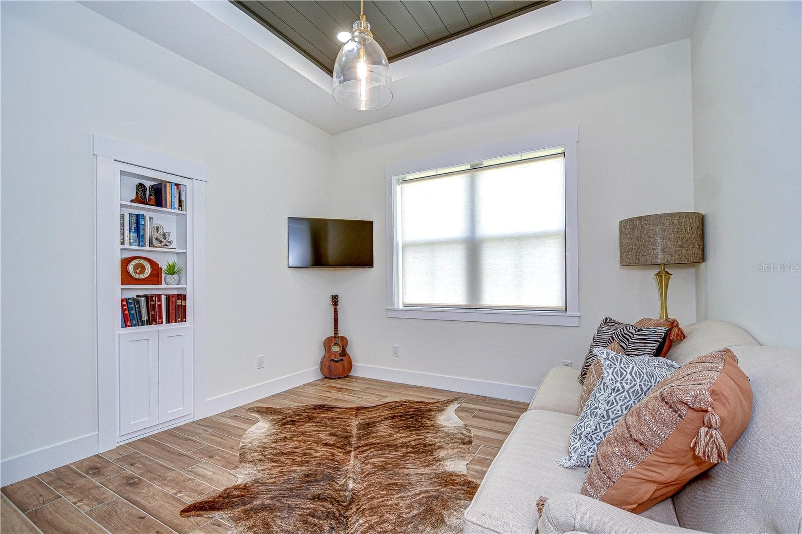 Living room - 111 ALAFIA ESTATES LN, LITHIA