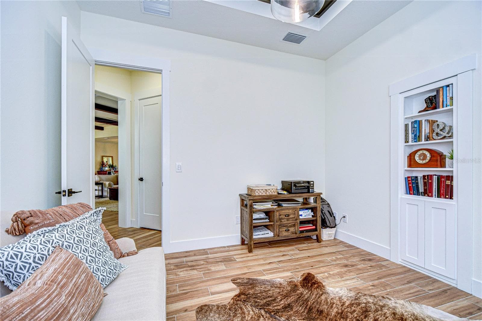 Room with hidden murphy door - 111 ALAFIA ESTATES LN, LITHIA