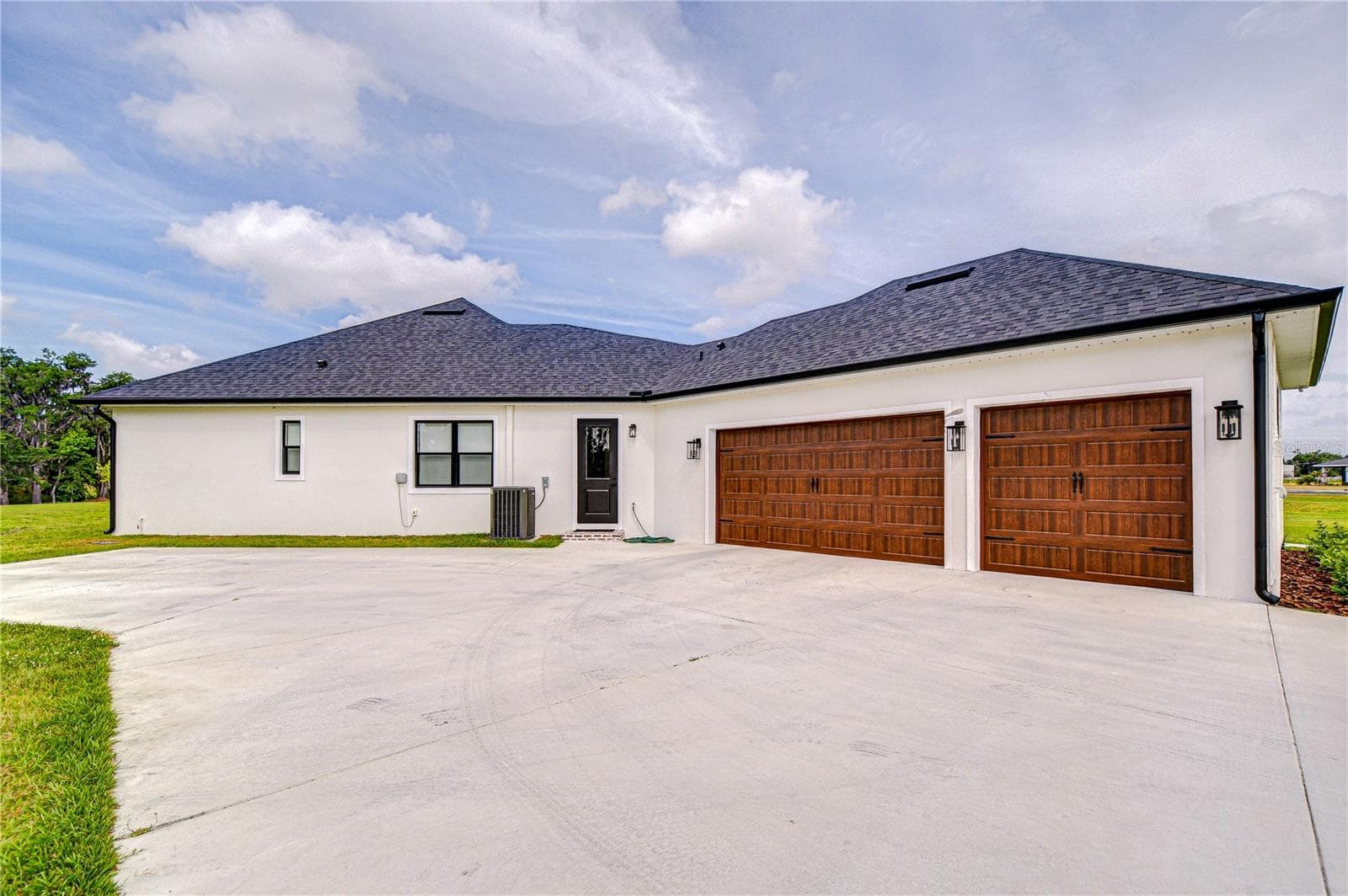 Garage - 111 ALAFIA ESTATES LN, LITHIA