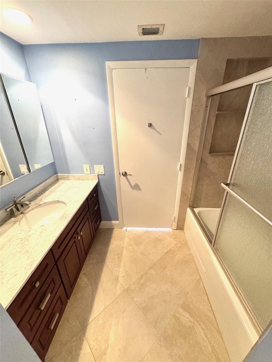 Primary bathroom - 1501 GULF BLVD #603, CLEARWATER BEACH