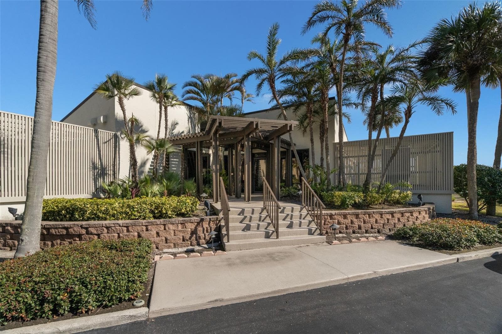 Clubhouse right next door. - 1501 GULF BLVD #603, CLEARWATER BEACH