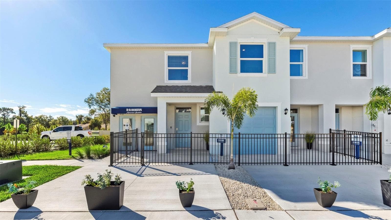 Townhouse at 4040 GOLD DUST LN, SARASOTA, photo 2 of 18