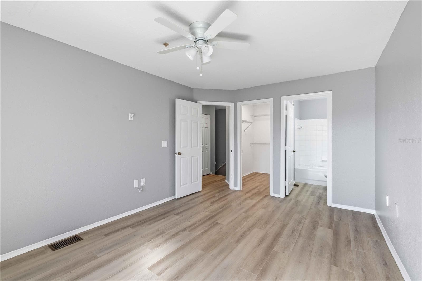 Condominium at 850 S TAMIAMI TRL #630, SARASOTA, photo 23 of 42
