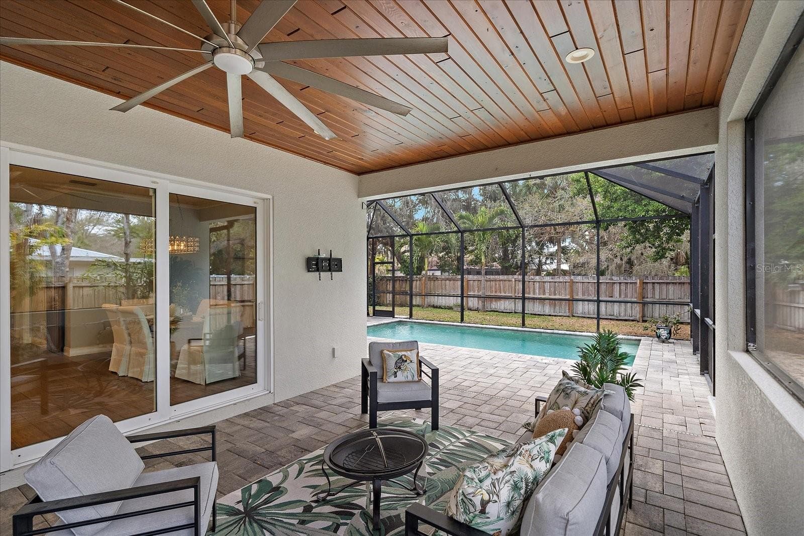 Outdoor Kitchen & Covered/Screened Paver Lanai - 2207 WISTERIA ST, SARASOTA