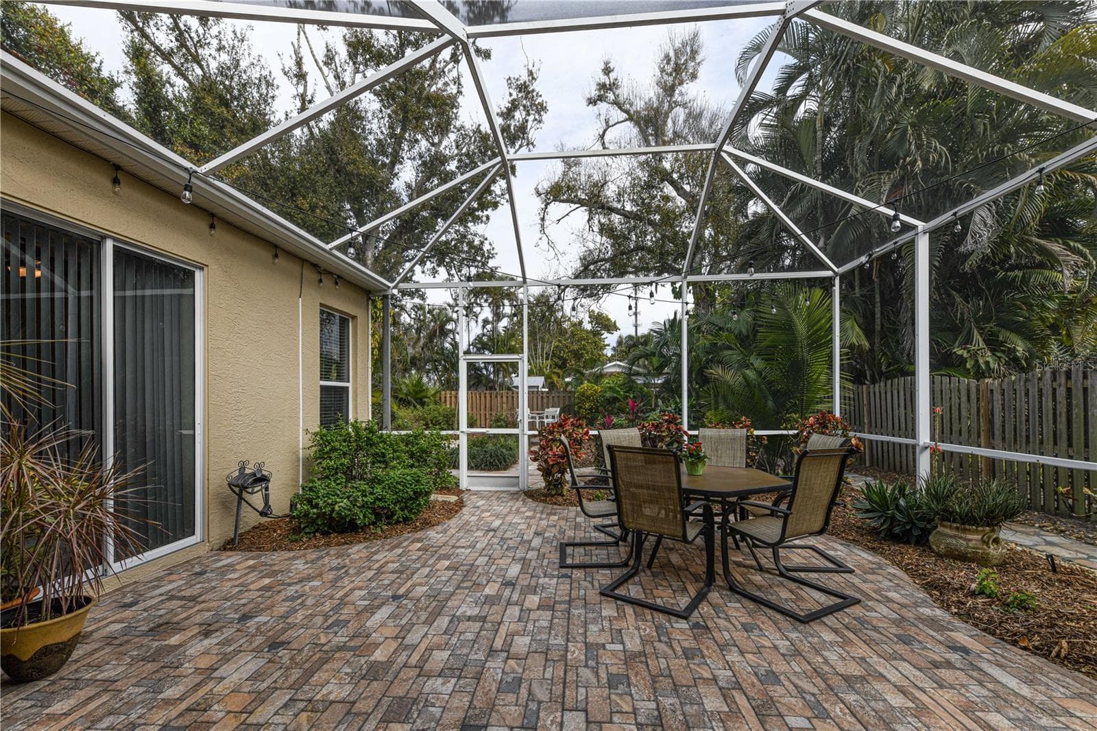 Screened patio - 156 TALL TREES CT, SARASOTA