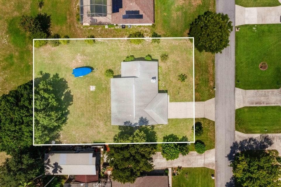 Single Family Residence at 910 LIBERTY LN, AUBURNDALE, photo 5 of 70