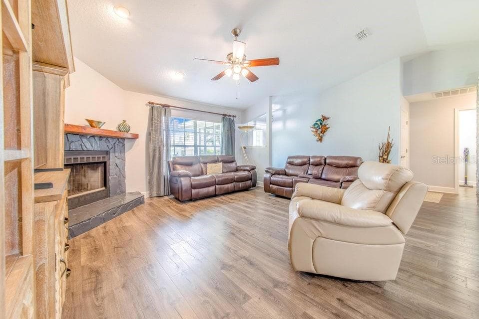 Single Family Residence at 910 LIBERTY LN, AUBURNDALE, photo 27 of 70