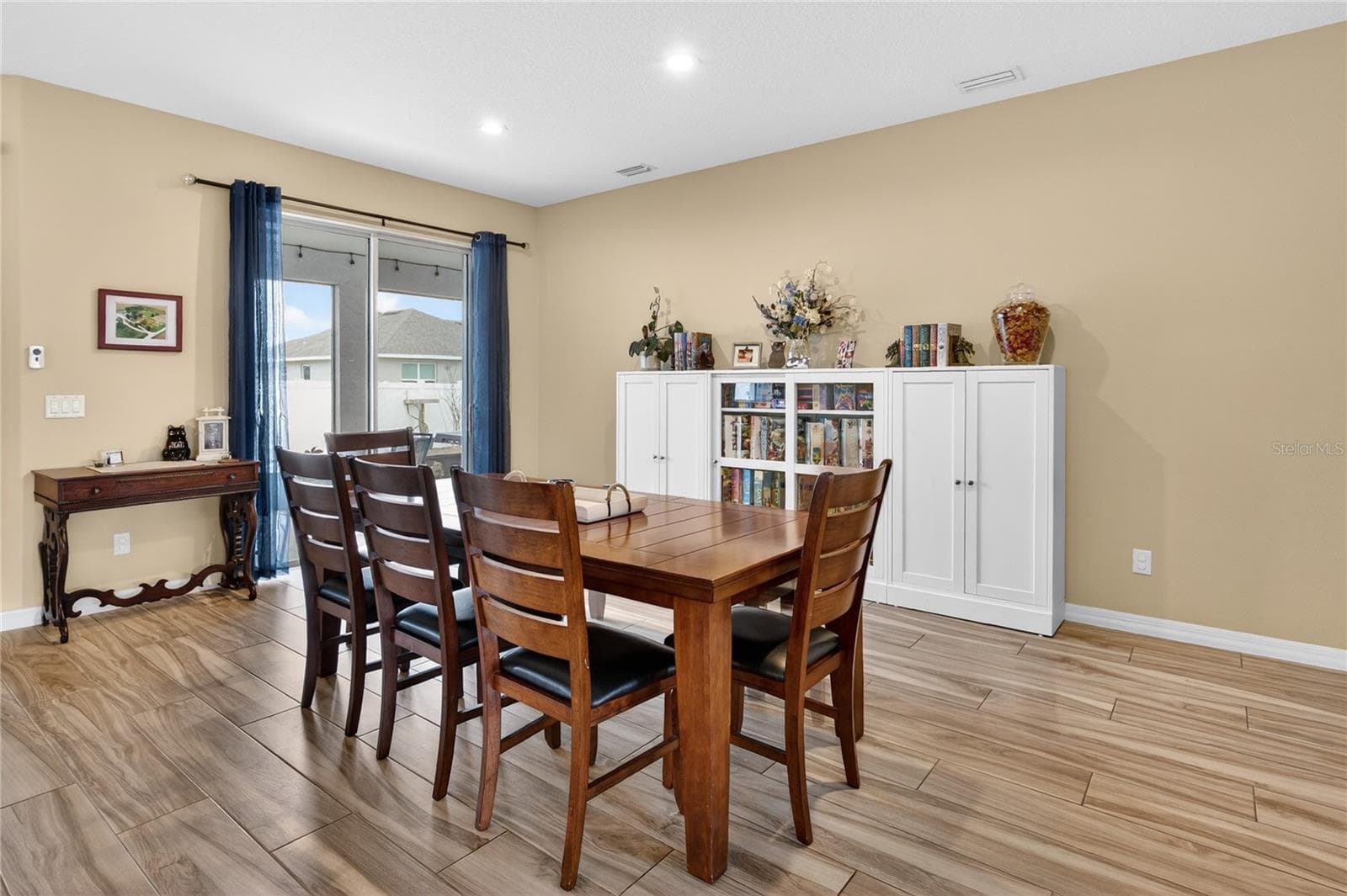 Single Family Residence at 36452 GRAND ISLAND OAKS CIR, GRAND ISLAND, photo 25 of 54