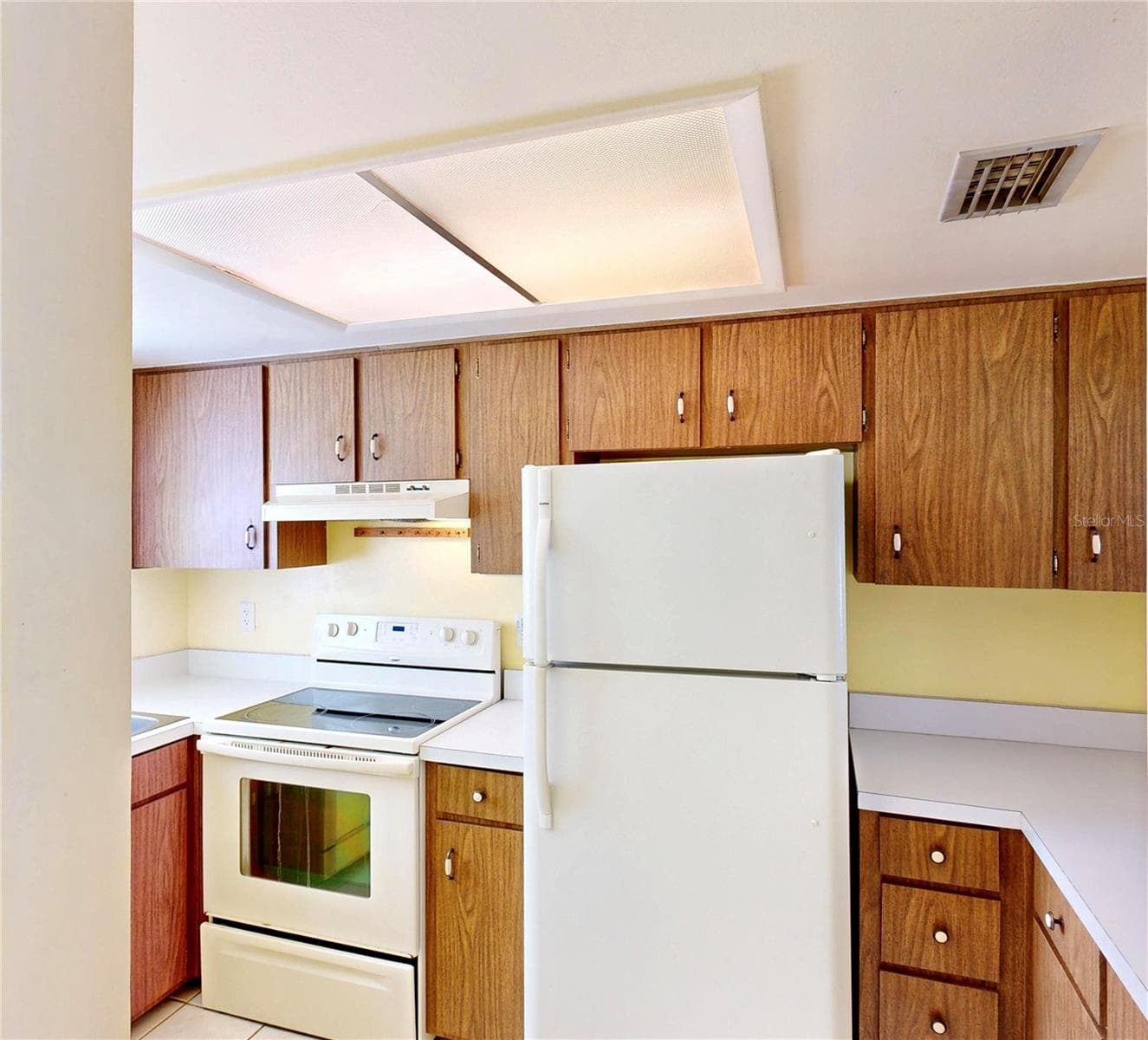 Condominium at 404 E ORLANDO AVE #8B, OCOEE, photo 5 of 29