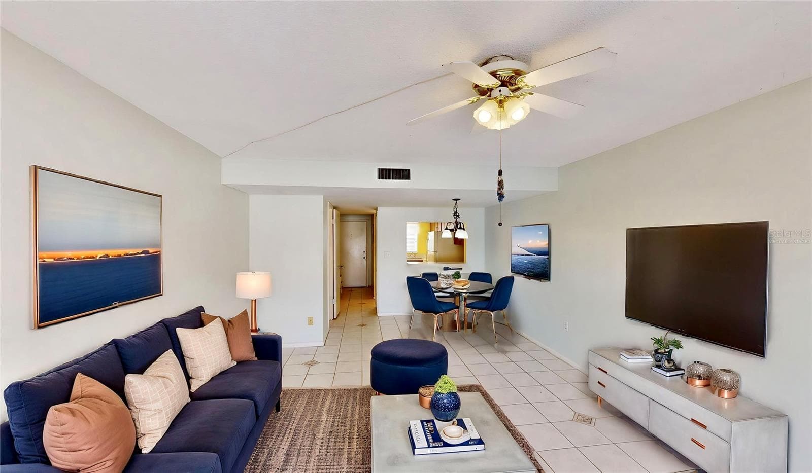 Virtually Staged - 404 E ORLANDO AVE #8B, OCOEE