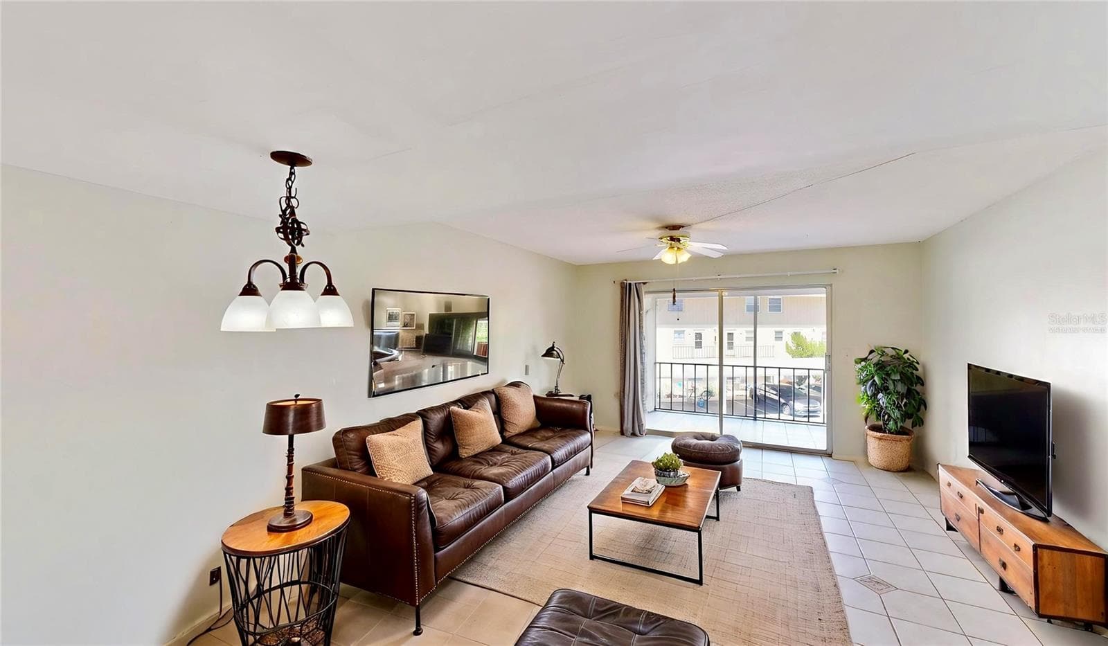 Virtually Staged - 404 E ORLANDO AVE #8B, OCOEE
