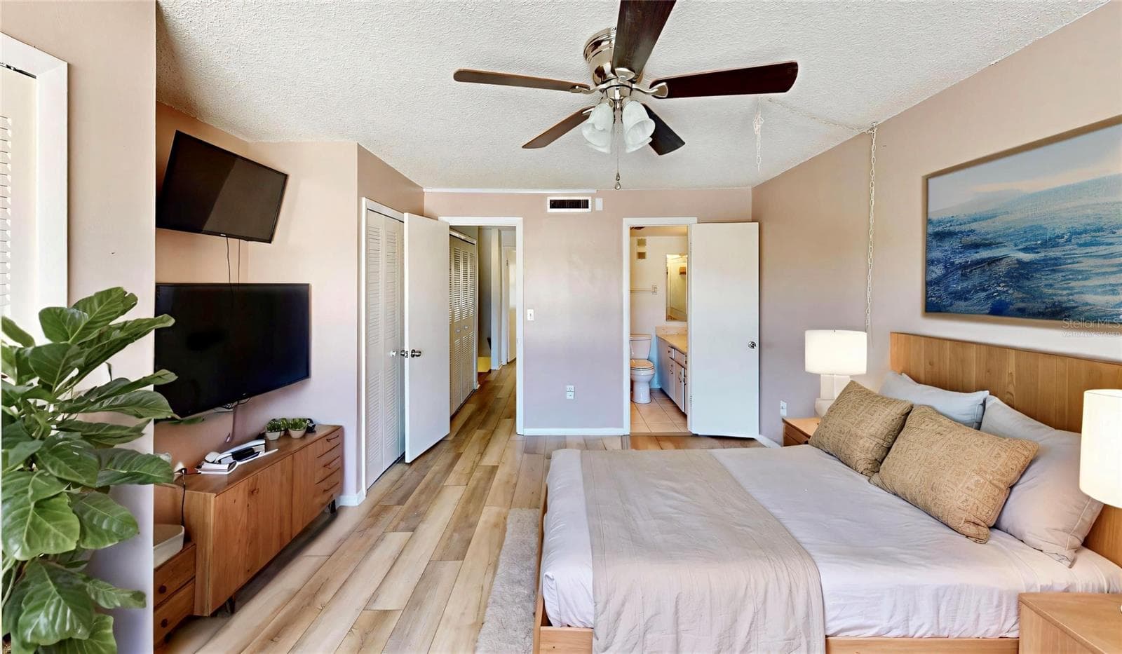 Virtually Staged - 404 E ORLANDO AVE #8B, OCOEE