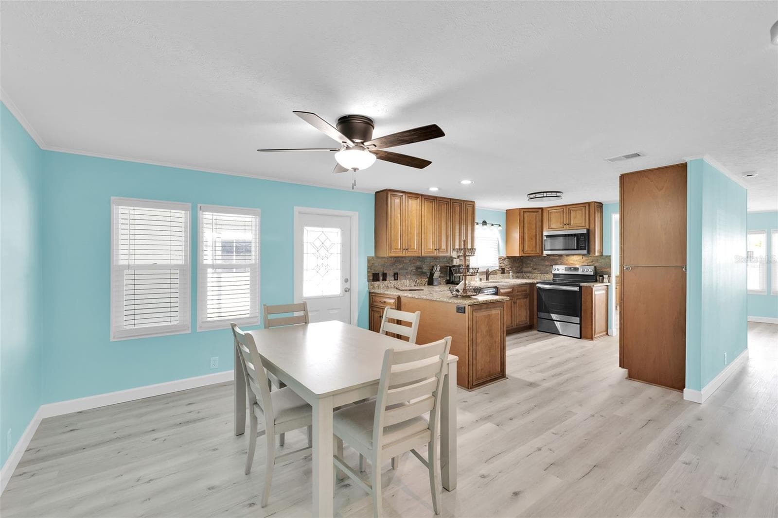 Manufactured Home at 517 LOS ALTOS, NORTH PORT, photo 6 of 32