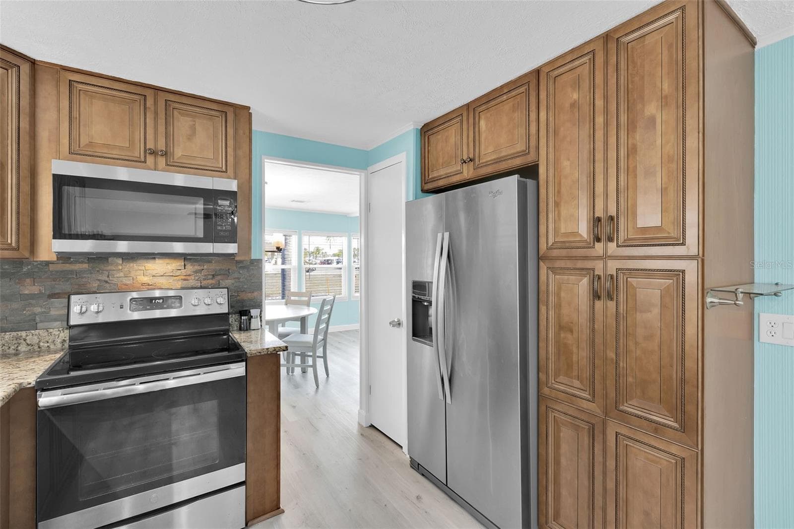Manufactured Home at 517 LOS ALTOS, NORTH PORT, photo 8 of 32