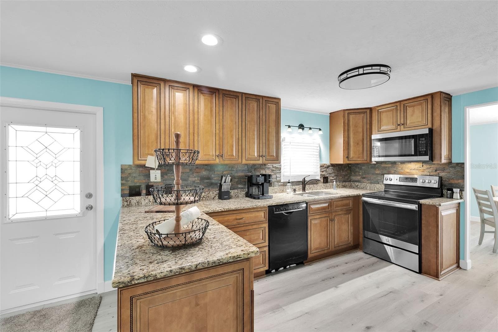 Manufactured Home at 517 LOS ALTOS, NORTH PORT, photo 9 of 32