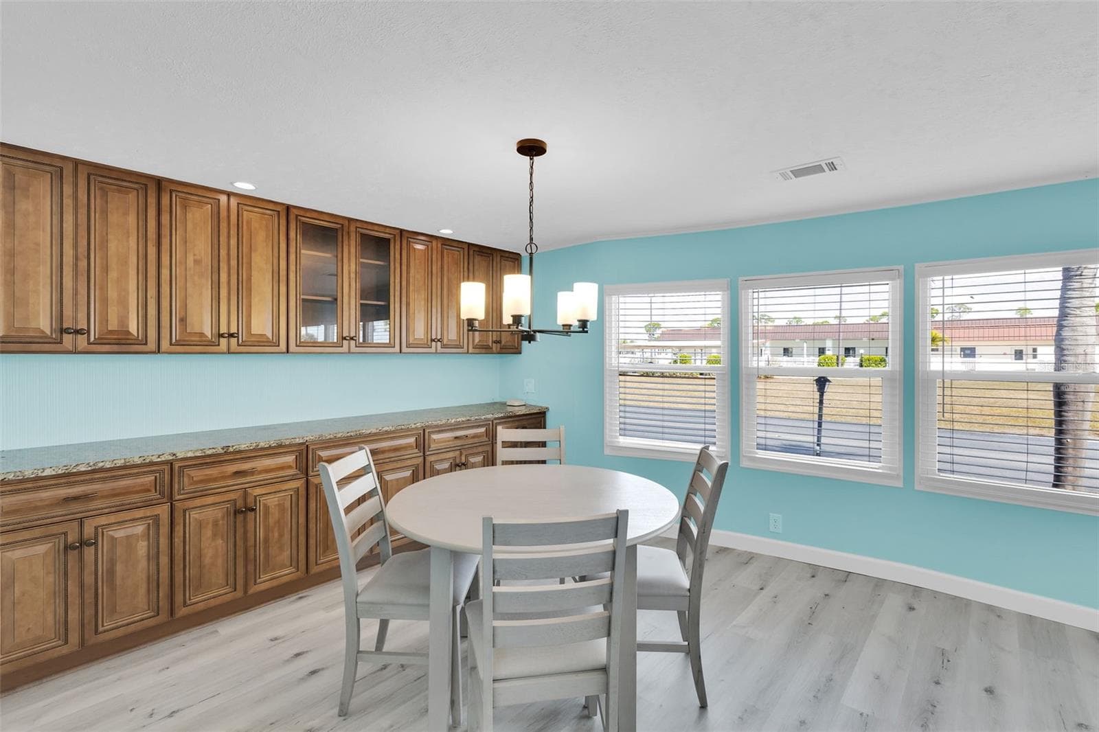 Manufactured Home at 517 LOS ALTOS, NORTH PORT, photo 11 of 32
