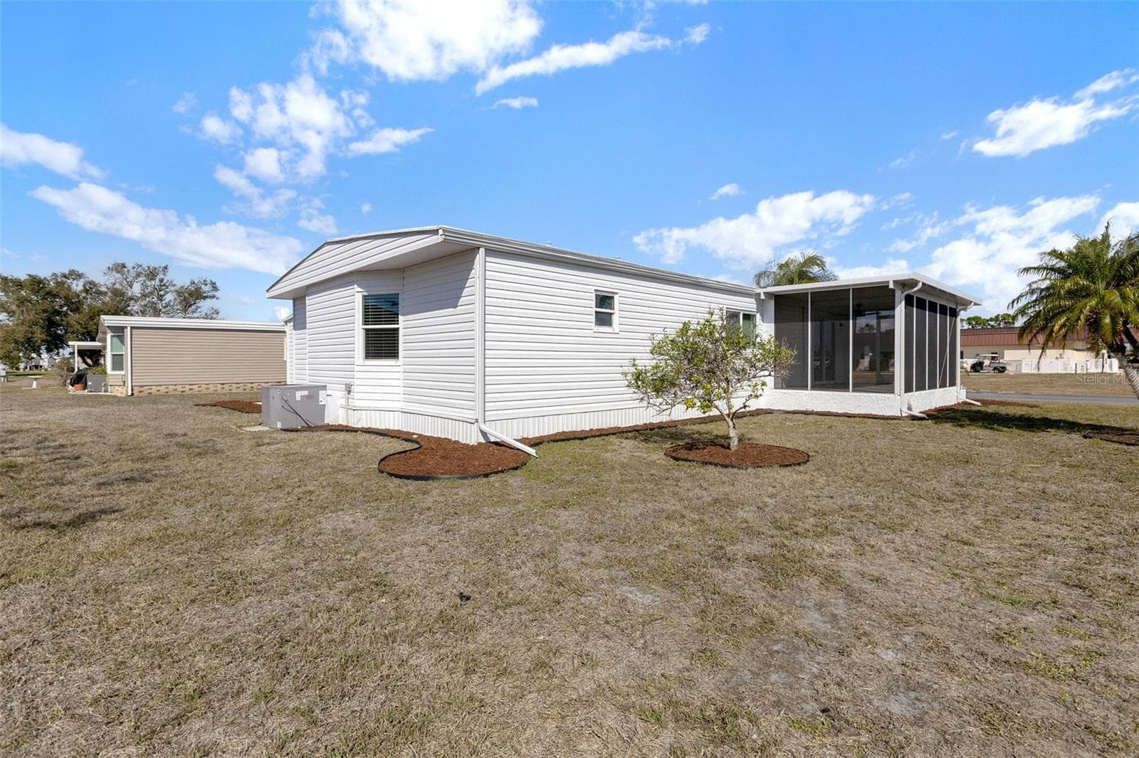 Manufactured Home at 517 LOS ALTOS, NORTH PORT, photo 28 of 32