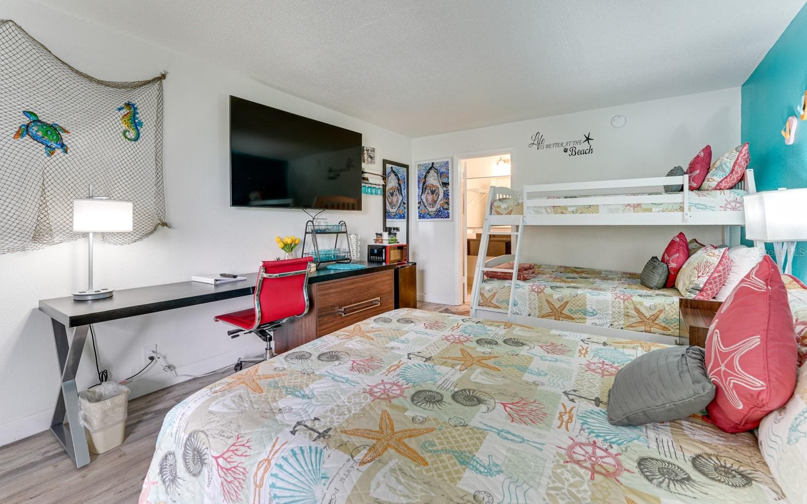 Condo - Hotel at 7150 N TAMIAMI TRL #S-612, SARASOTA, photo 5 of 25