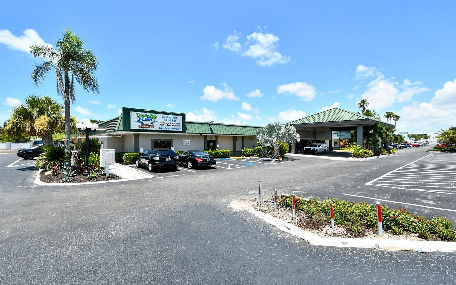 Condo - Hotel at 7150 N TAMIAMI TRL #S-612, SARASOTA, photo 13 of 25