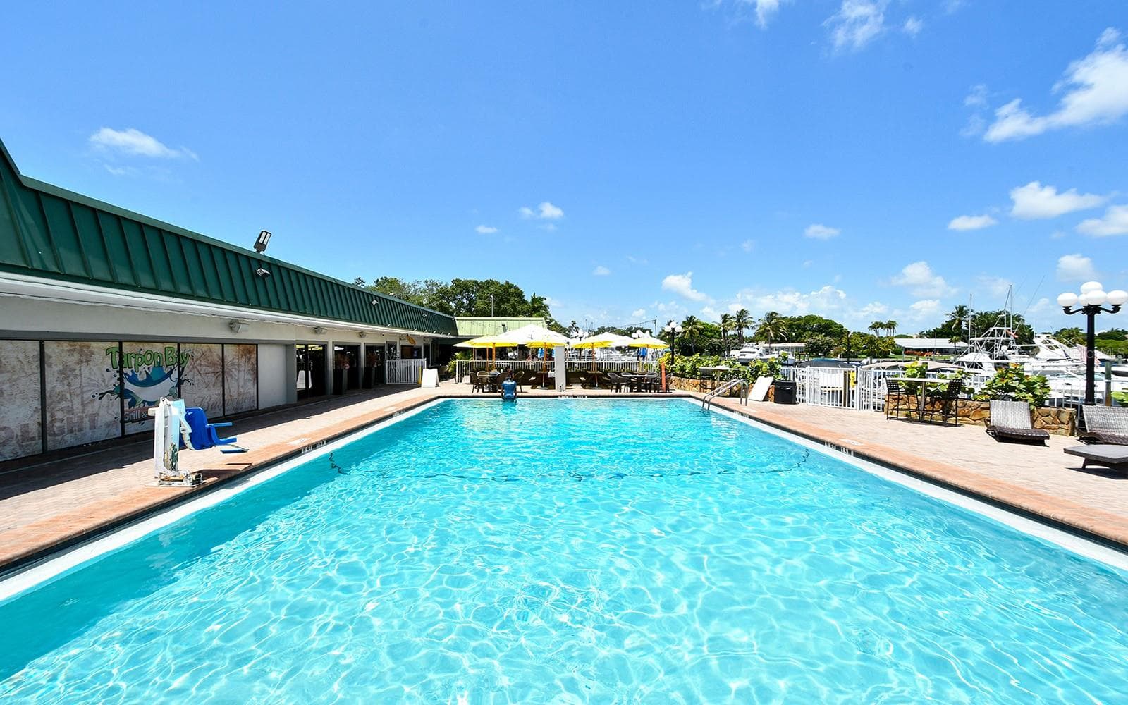 Condo - Hotel at 7150 N TAMIAMI TRL #S-612, SARASOTA, photo 15 of 25