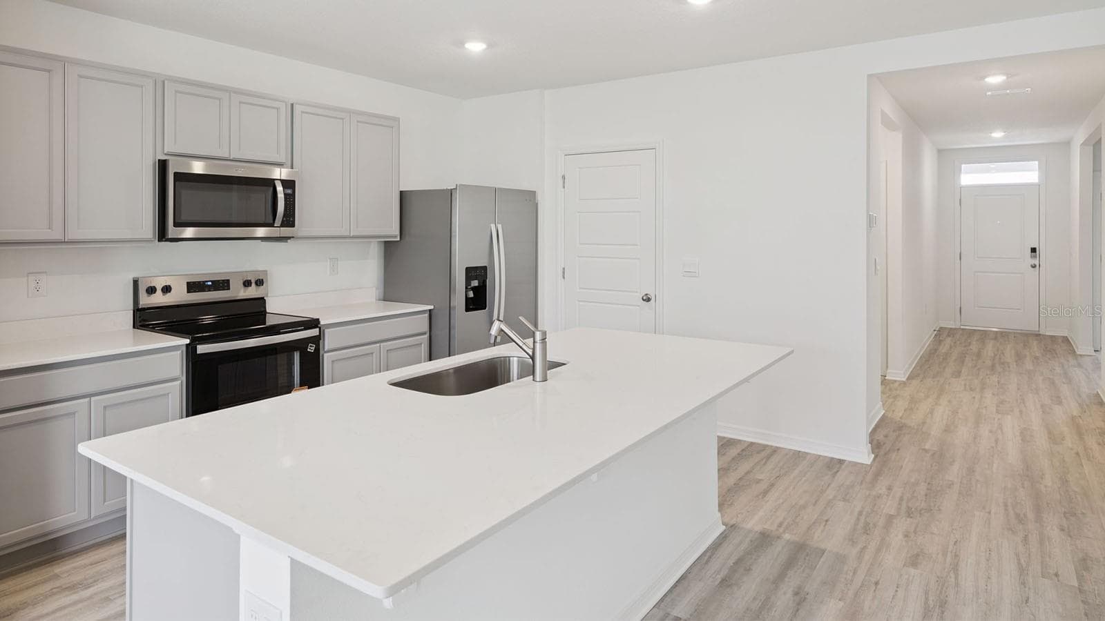 Single Family Residence at 7876 FORREST FOX WAY, LAKELAND, photo 8 of 17