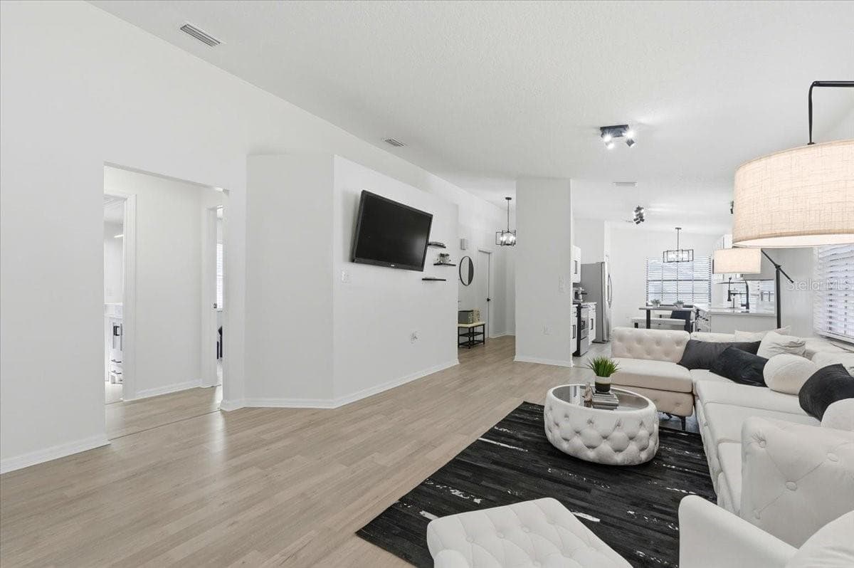 Single Family Residence at 669 EAGLE RUN, LAKELAND, photo 6 of 69