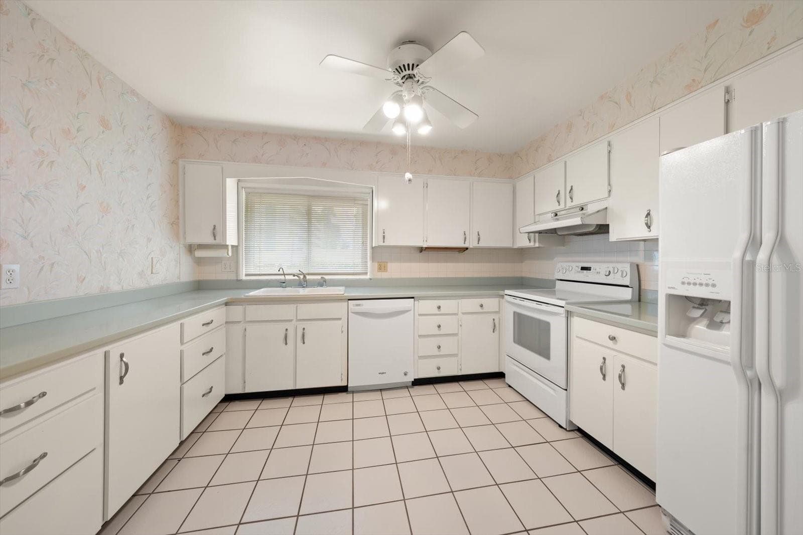 Condominium at 100 BLUFF VIEW DR #114A, BELLEAIR BLUFFS, photo 7 of 53