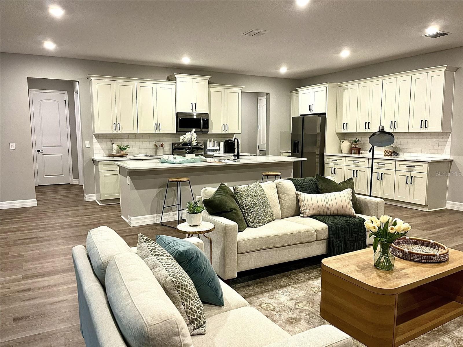 Not the actual home. Photos are of a similar floorplan. Interior/Exterior colors and features may vary. - 1476 W DIAMOND DR, CITRUS SPRINGS