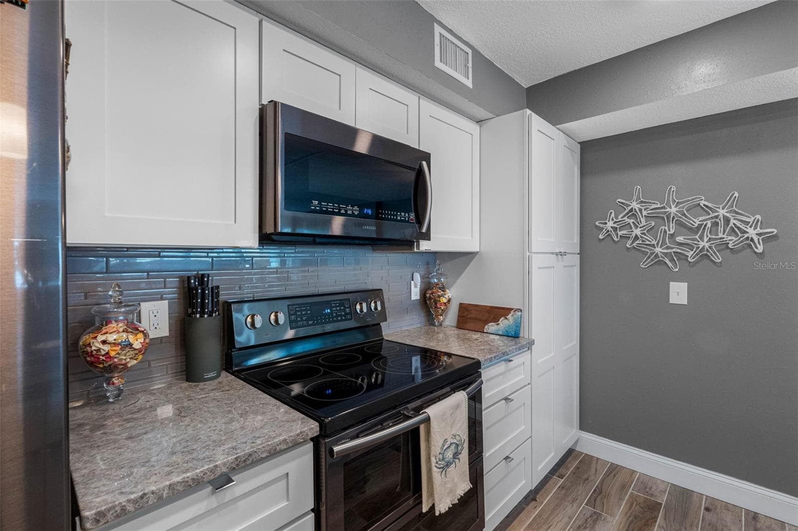 Kitchen - 17400 GULF BLVD #I3, REDINGTON SHORES