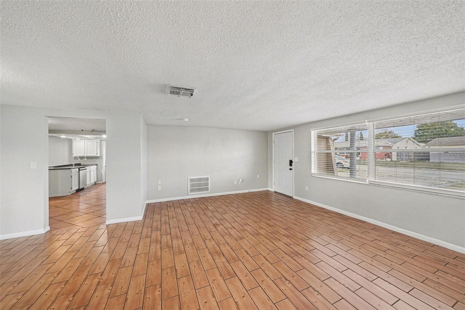 Single Family Residence at 7214 INGLESIDE DR, PORT RICHEY, photo 2 of 20