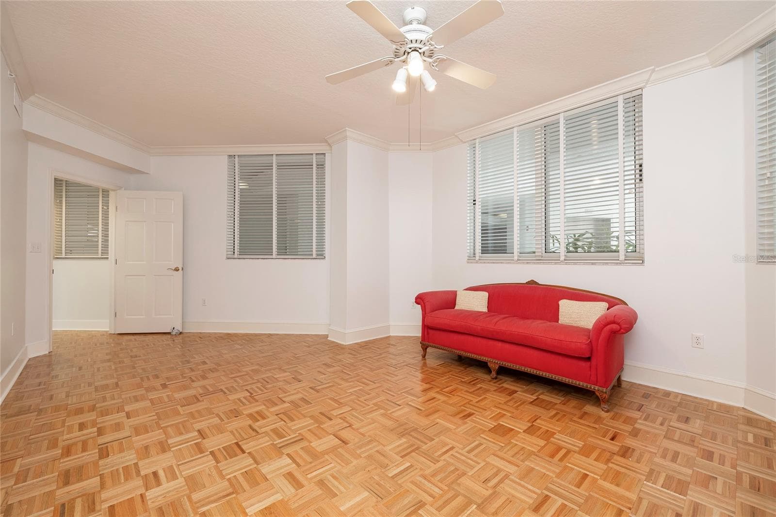Second Bedroom with en-suite Bathroom - 2 SEASIDE LN #103, BELLEAIR
