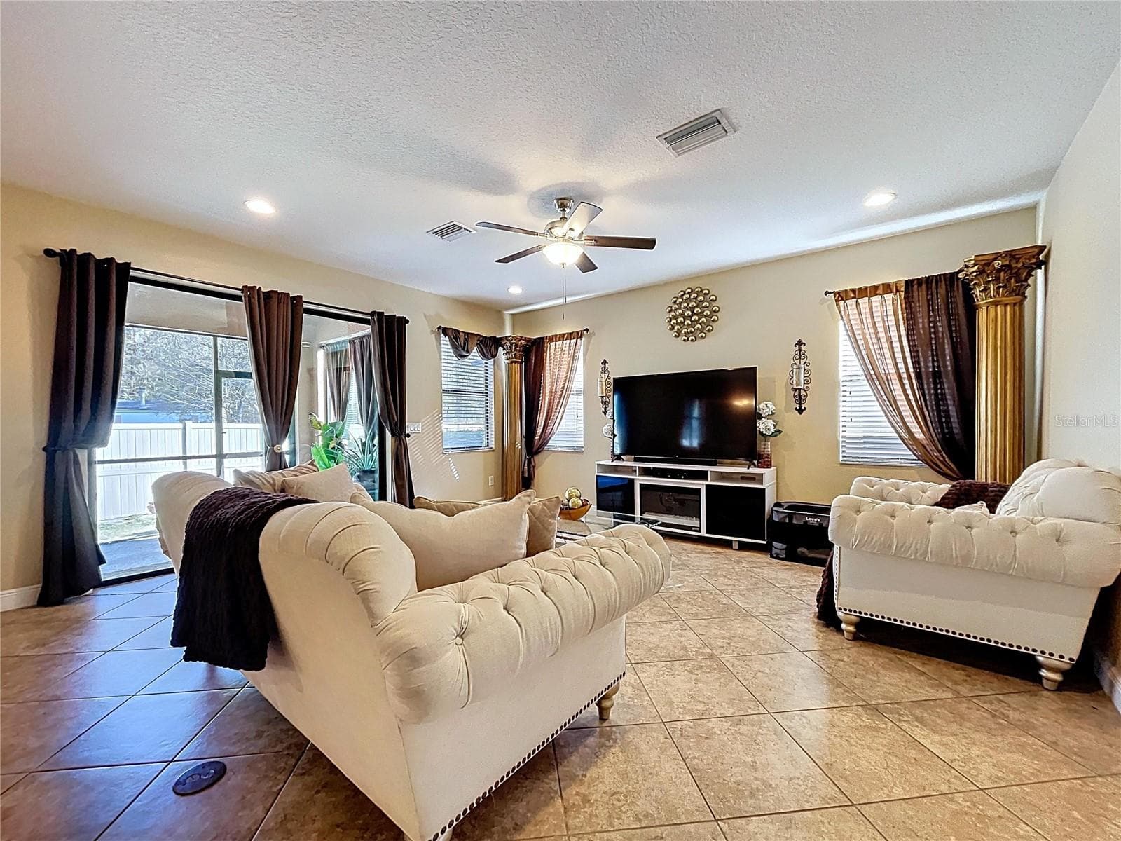 Single Family Residence at 15246 ANGUILLA ISLE AVE, TAMPA, photo 21 of 97