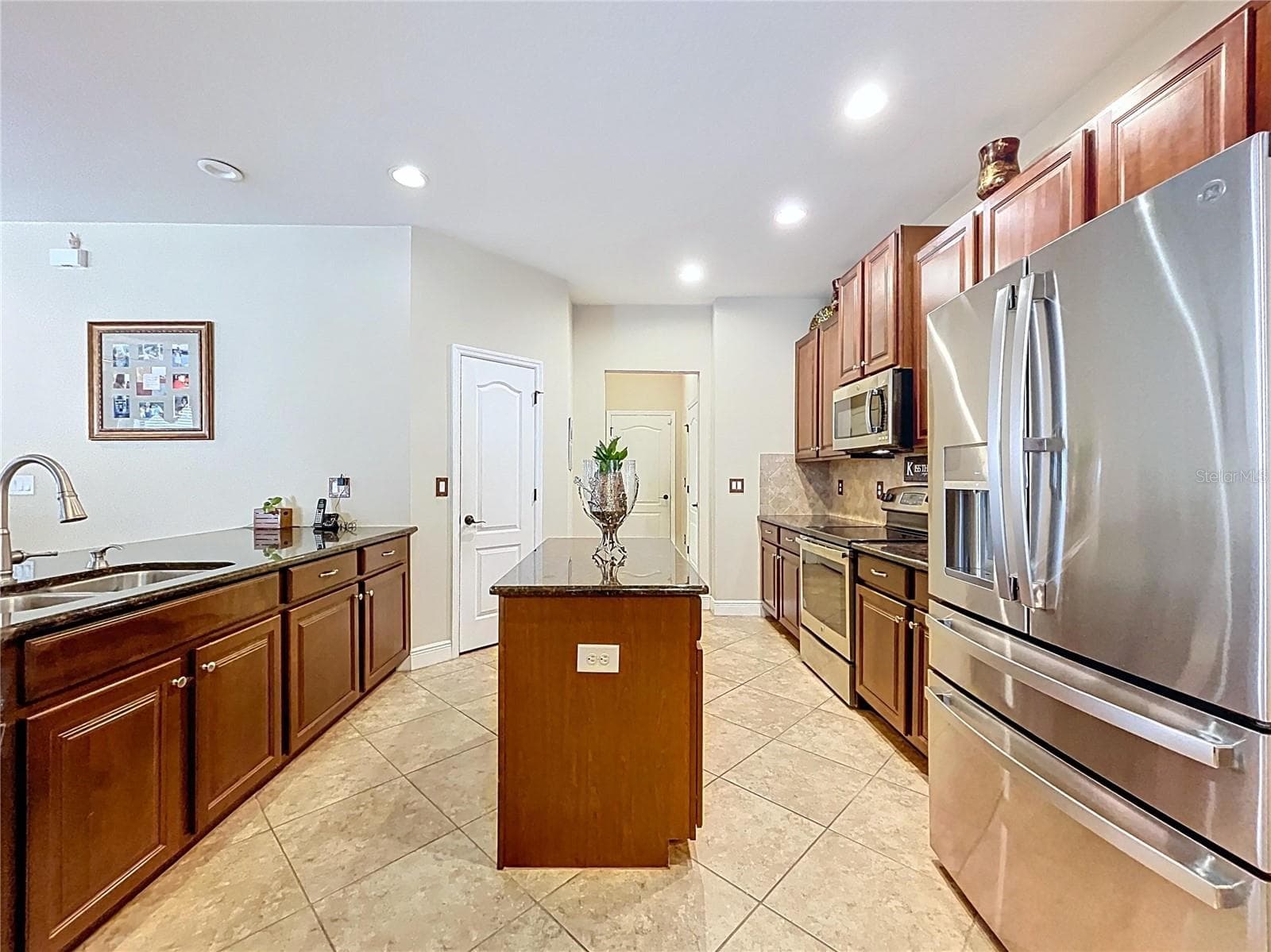 Single Family Residence at 15246 ANGUILLA ISLE AVE, TAMPA, photo 28 of 97
