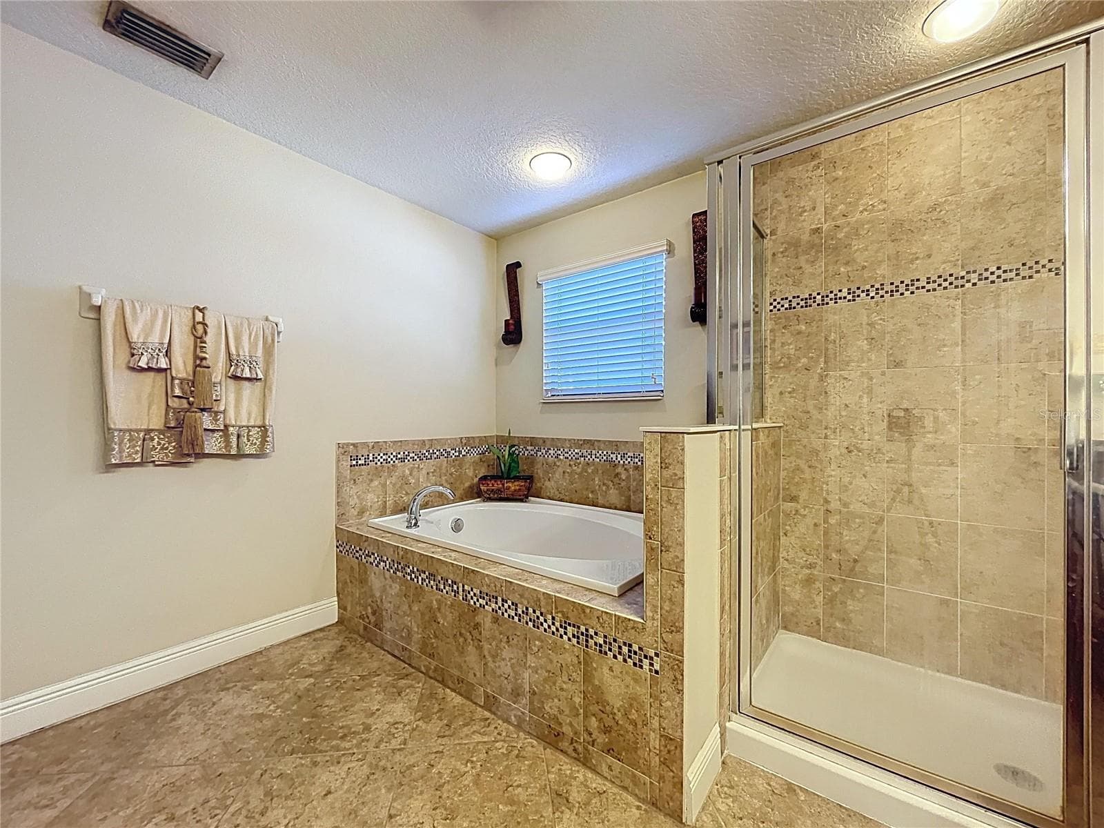 Single Family Residence at 15246 ANGUILLA ISLE AVE, TAMPA, photo 58 of 97