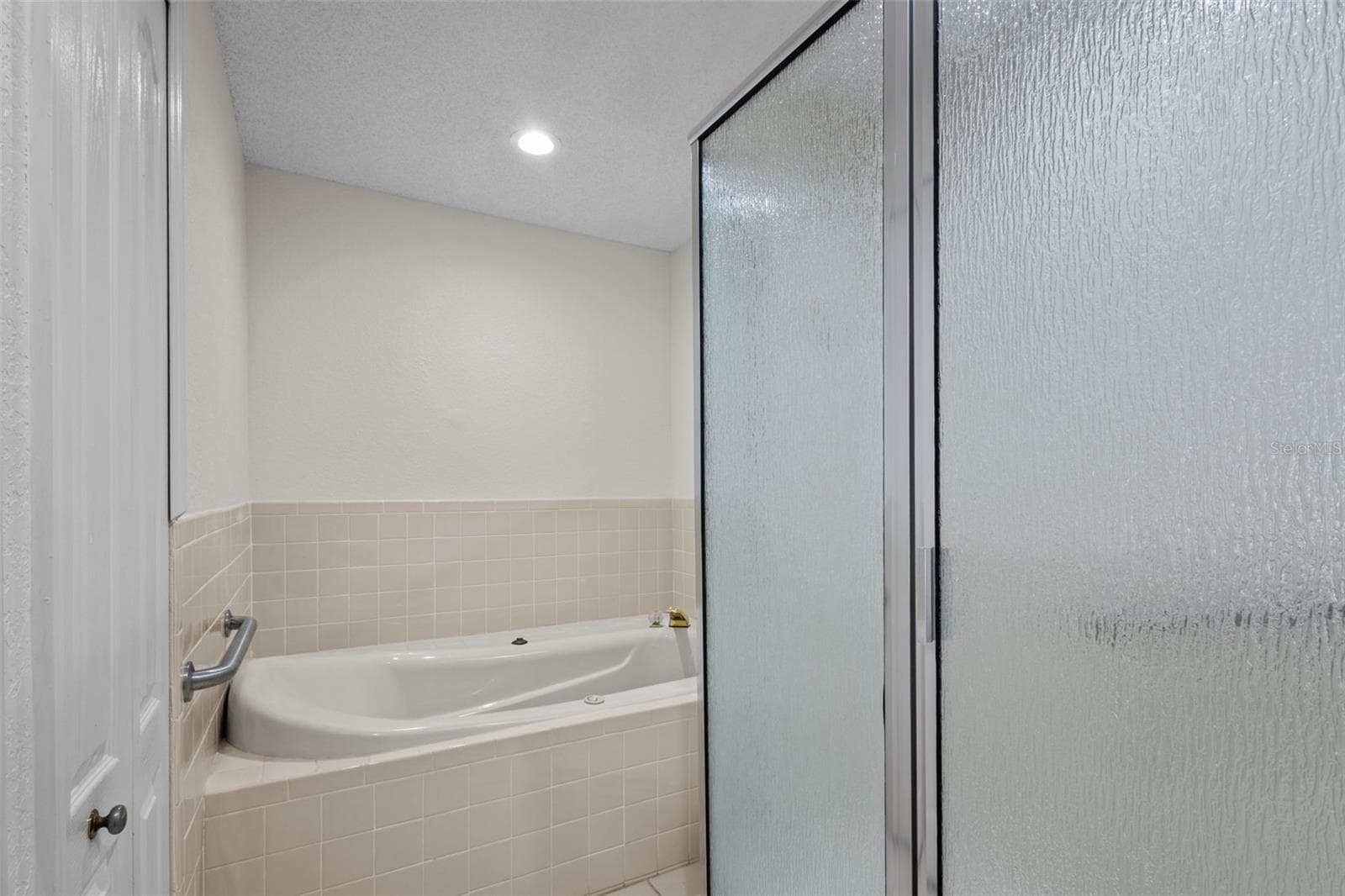 Condominium at 2014 GOLFVIEW DR #2014, TARPON SPRINGS, photo 17 of 34