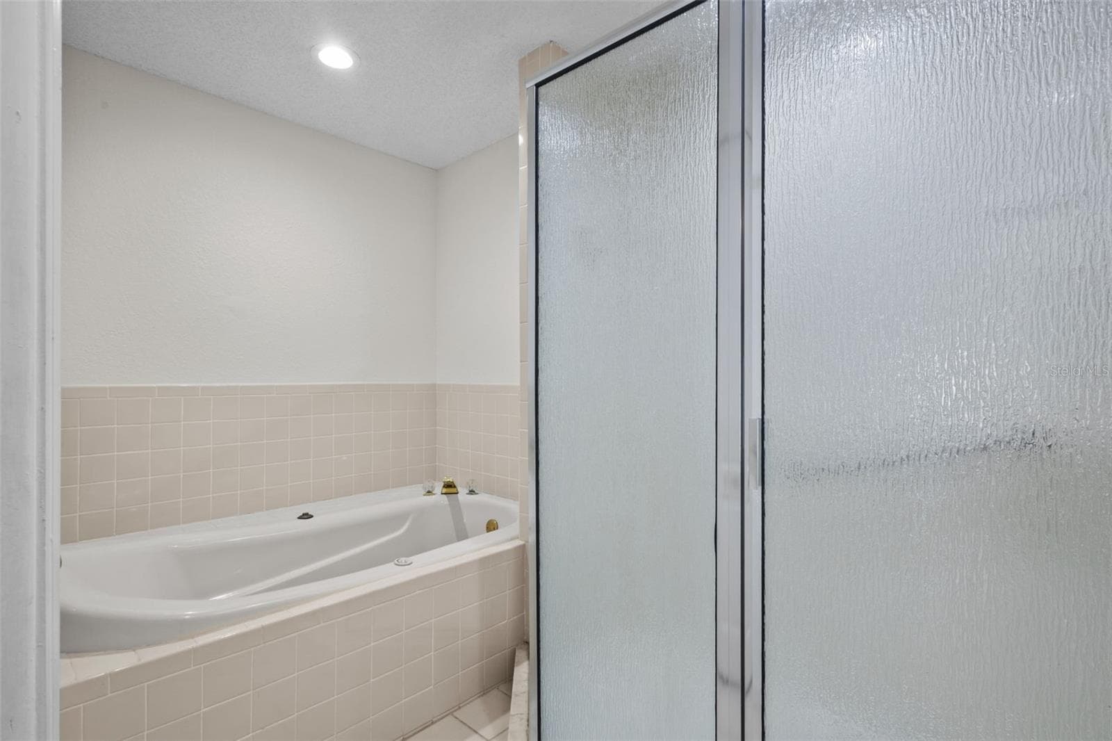 Condominium at 2014 GOLFVIEW DR #2014, TARPON SPRINGS, photo 18 of 34