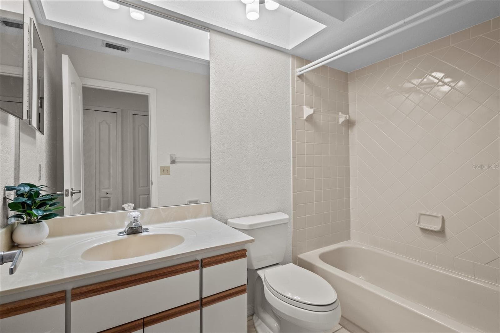 Condominium at 2014 GOLFVIEW DR #2014, TARPON SPRINGS, photo 22 of 34