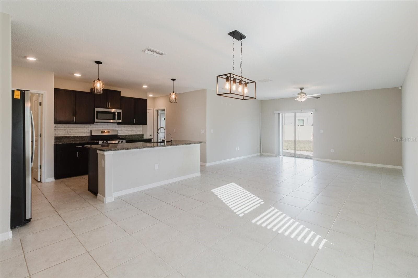 Single Family Residence at 9411 LEMON DROP LOOP, SUN CITY CENTER, photo 7 of 41